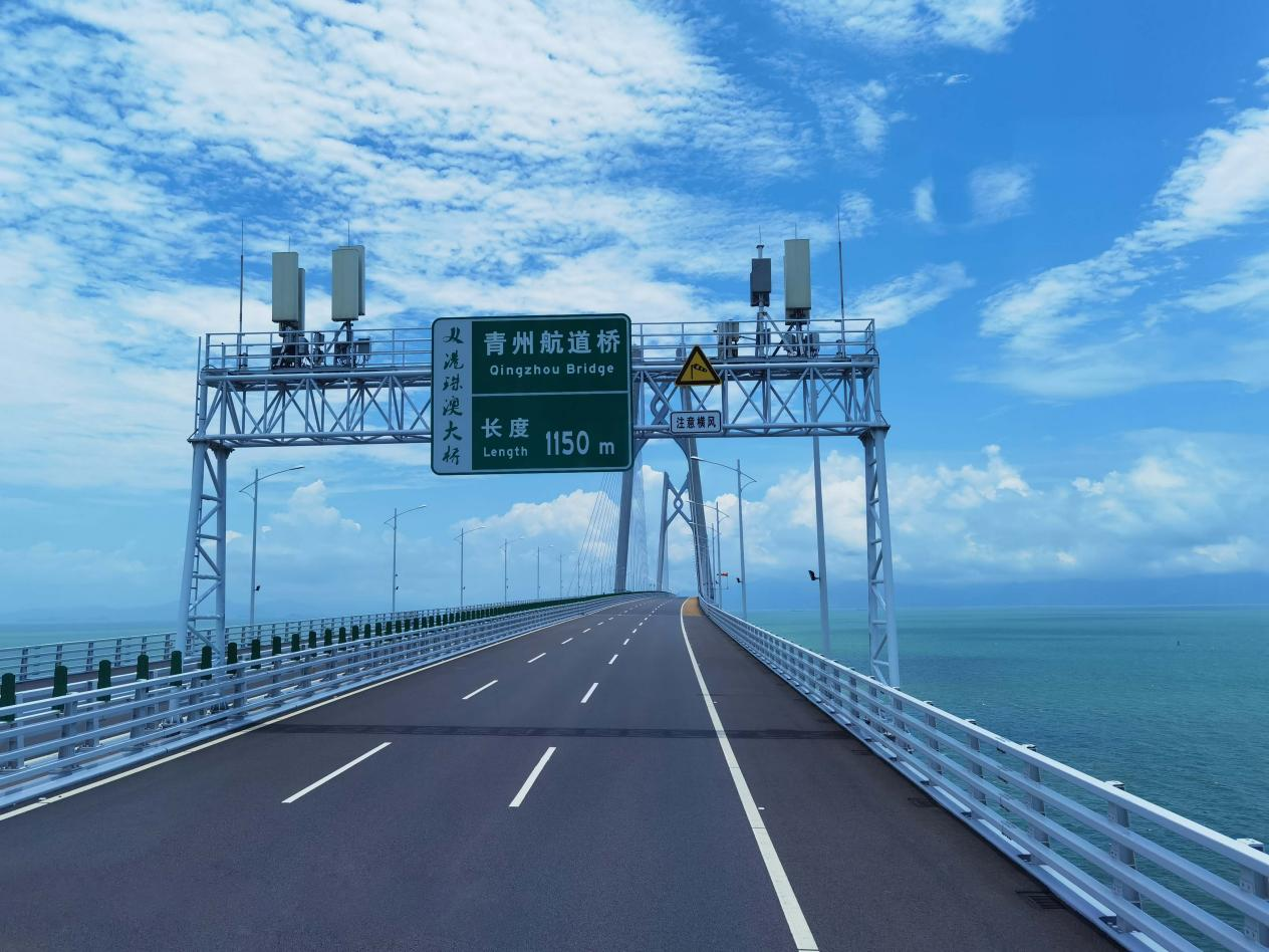 歐保順利參與試鋪香港國際機場第三主跑道瀝青混凝土基層